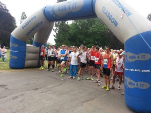 I'm just tucked in on the far left about 3 or 4 people back.